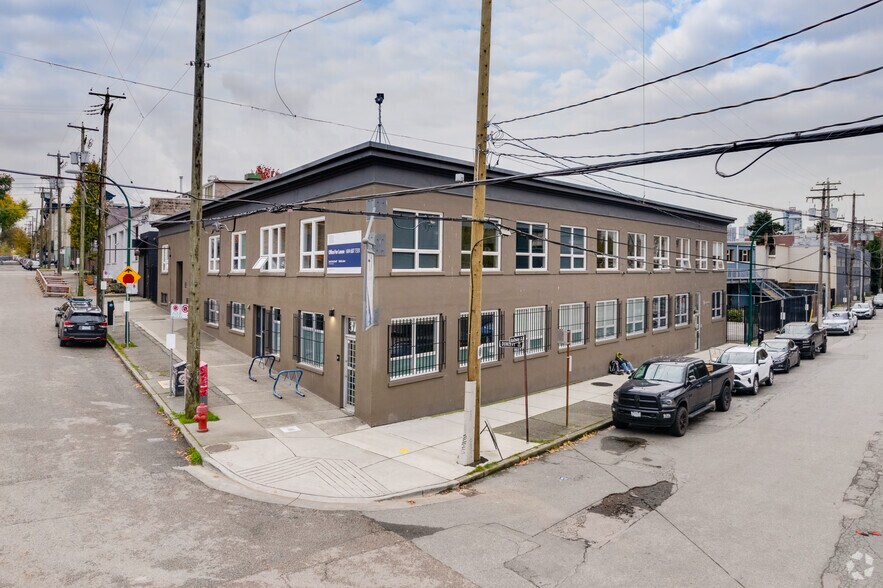 49 Dunlevy Ave, Vancouver, BC à louer - Photo principale – Image 1 sur 6