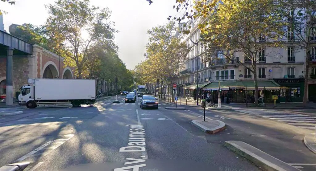 12 Avenue Daumesnil, Paris à louer Photo de l’immeuble– Image 1 sur 6