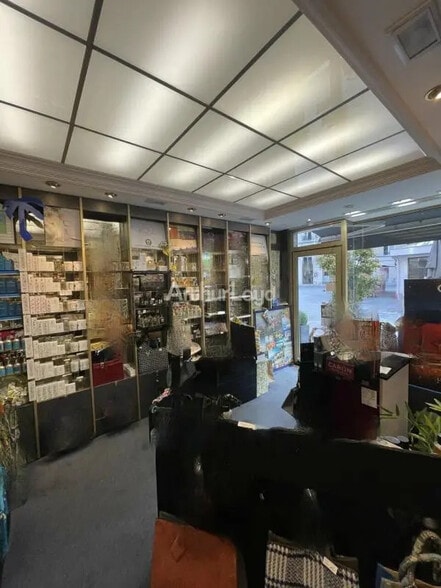 Local commercial dans Reims à louer - Photo intérieure – Image 1 sur 4