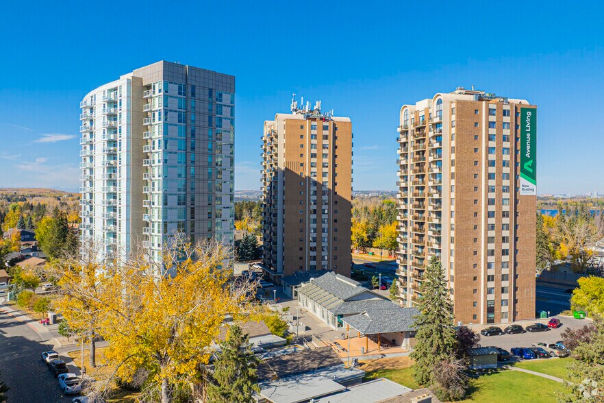 2105 90 Av SW, Calgary, AB à louer - Photo principale – Image 1 sur 115