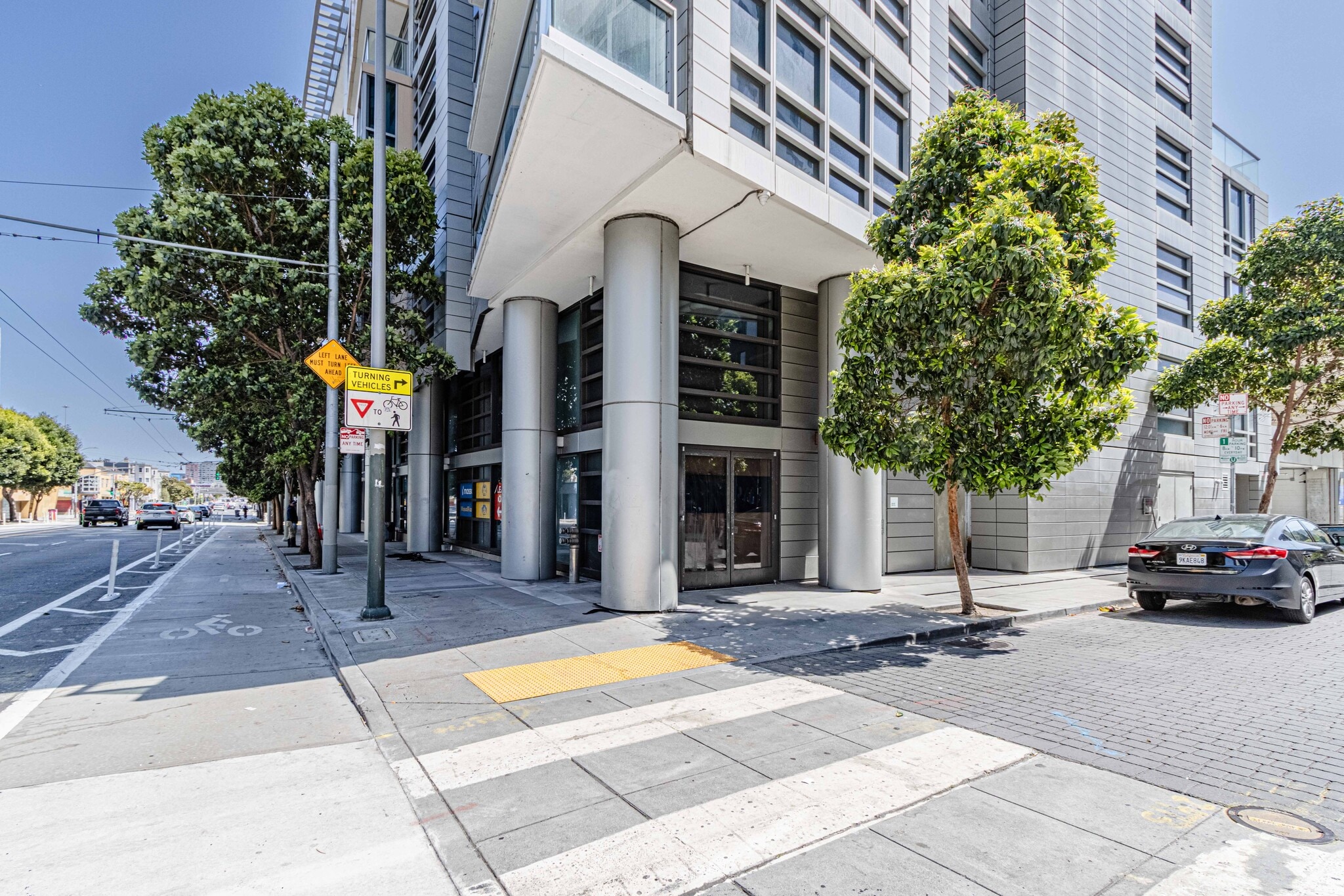 900 Folsom St, San Francisco, CA à louer Photo de l’immeuble– Image 1 sur 3
