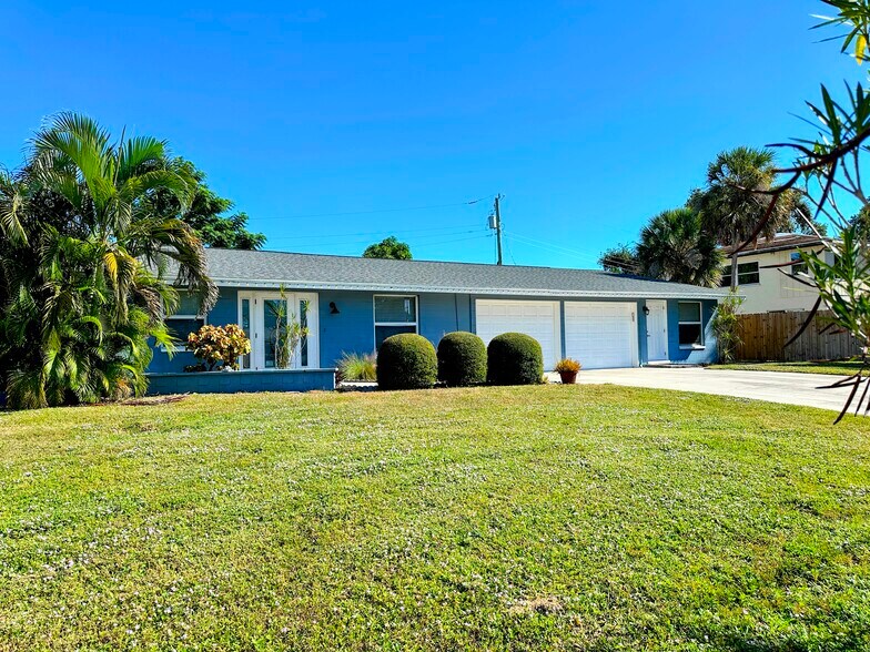 2131 Montclair Dr, Sarasota, FL à vendre - Photo de l’immeuble – Image 3 sur 8