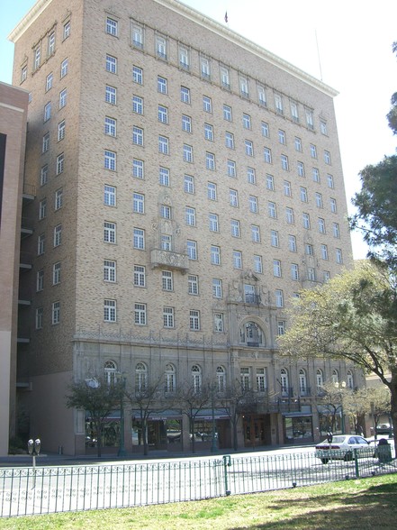 300-310 N Mesa St, El Paso, TX à louer - Photo de l’immeuble – Image 3 sur 38