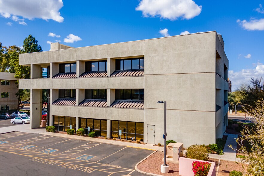9327 N 3rd St, Phoenix, AZ à louer - Photo de l’immeuble – Image 2 sur 4