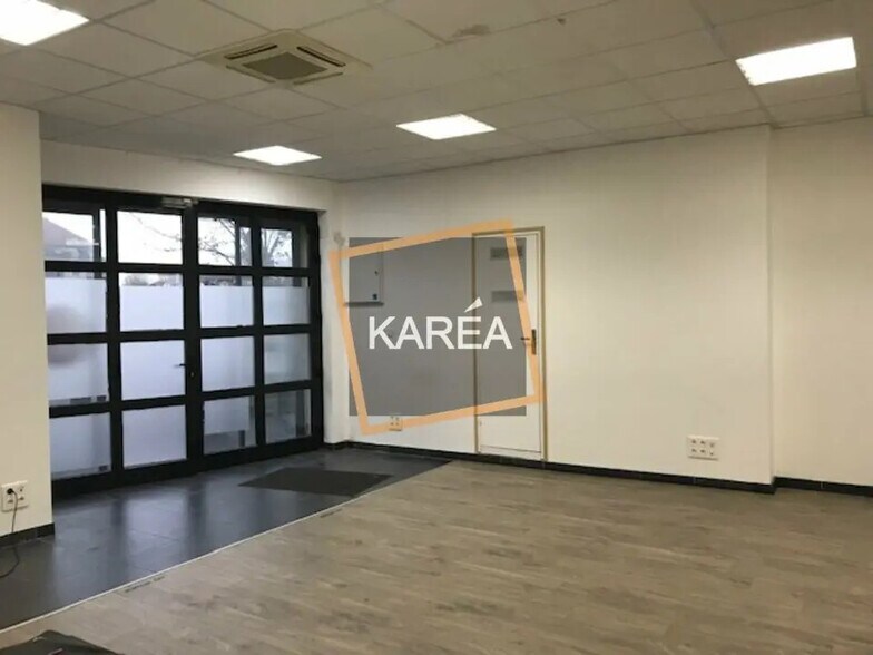 Bureau dans Mareuil-lès-Meaux à vendre - Photo de l’immeuble – Image 1 sur 5