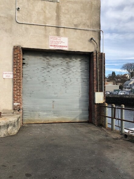 1 Martin Pl, Port Chester, NY à louer - Photo de l’immeuble – Image 2 sur 24