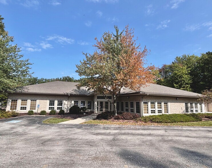 27911 Clemens Rd, Westlake, OH à louer - Photo de l’immeuble – Image 3 sur 23