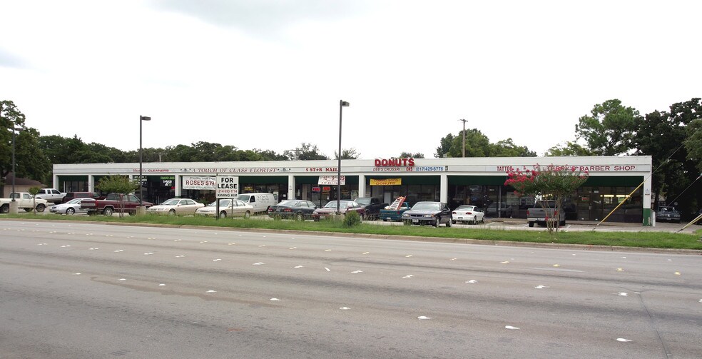 6700 Brentwood Stair Rd, Fort Worth, TX à louer - Photo de l’immeuble – Image 2 sur 7