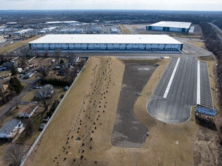 Plus de détails pour 1600 E Old Lincoln Hwy, Langhorne, PA - Industriel/Logistique à louer