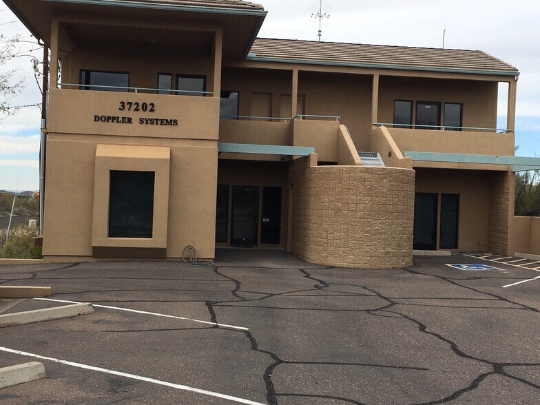 7530 E Nonchalant Ave, Carefree, AZ à vendre - Photo de l’immeuble – Image 3 sur 46