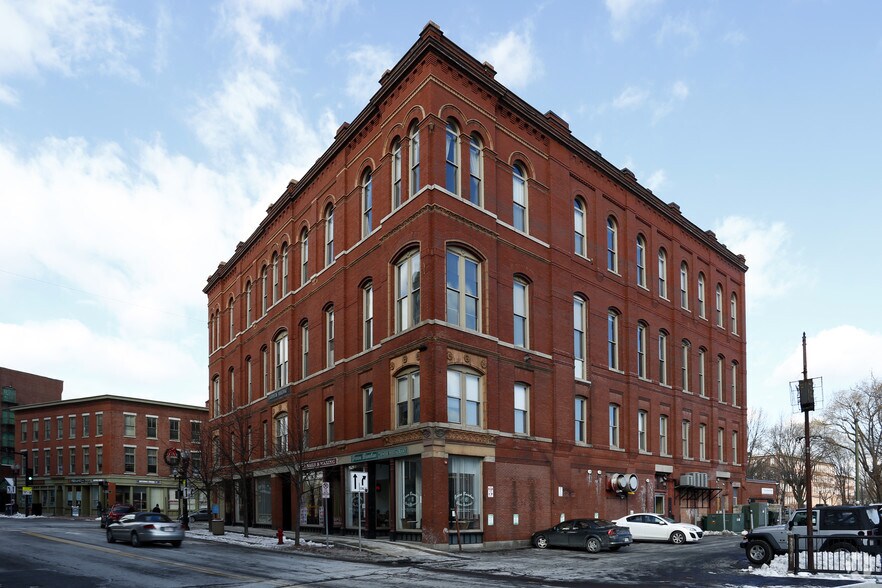 14 Kearney Sq, Lowell, MA à louer - Photo de l’immeuble – Image 2 sur 9