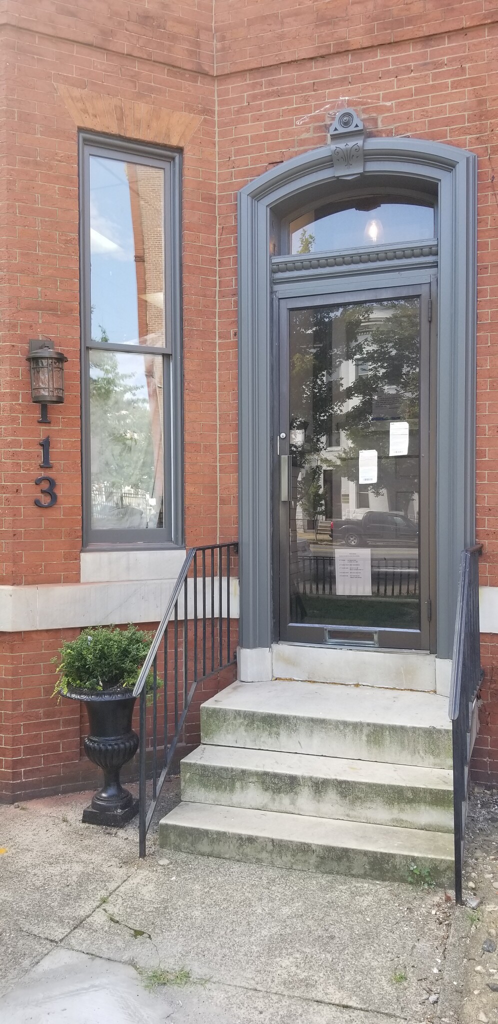 113 E 25th St, Baltimore, MD à louer Photo de l’immeuble– Image 1 sur 8