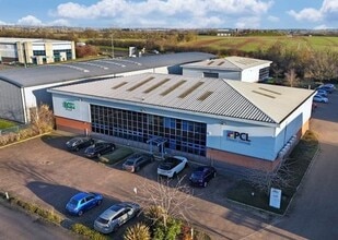 Eastboro Flds, Nuneaton à louer Photo de l’immeuble– Image 1 sur 2