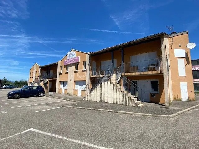 Local d'activités dans Chaponnay à vendre - Photo de l’immeuble – Image 2 sur 4