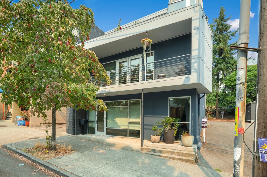 166 Roy St, Seattle, WA à vendre - Photo de l’immeuble – Image 1 sur 30