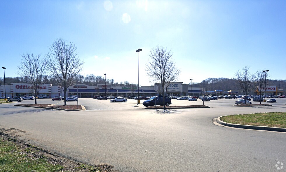 6719-6741 Clinton Hwy, Knoxville, TN à louer - Photo principale – Image 1 sur 15