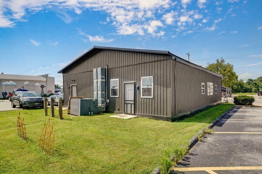 108 E Mount Vernon St, Nixa, MO à vendre - Photo de l’immeuble – Image 3 sur 14