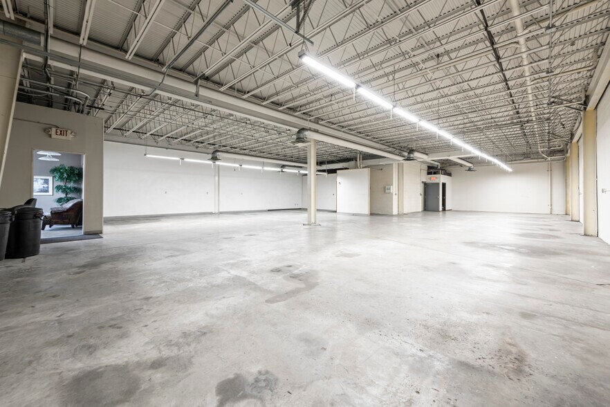 1235 Industrial Dr, Saline, MI à vendre - Photo de l’immeuble – Image 1 sur 4