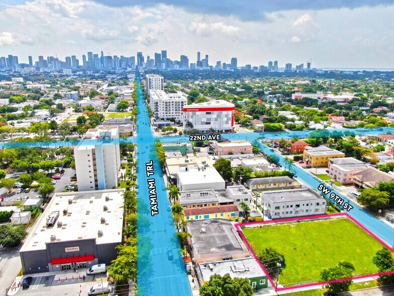 2295 SW 9th St, Miami, FL à vendre - Photo de l’immeuble – Image 2 sur 8