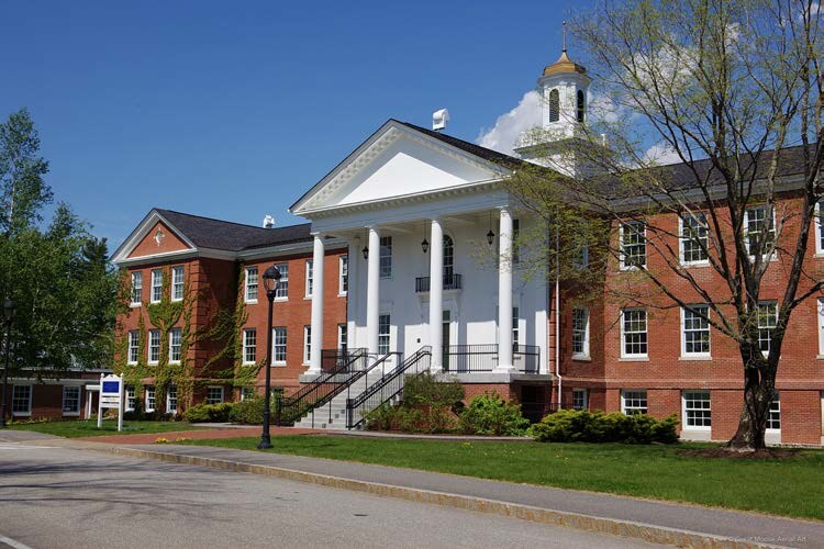 60 Pineland Dr, New Gloucester, ME à louer - Photo principale – Image 1 sur 11