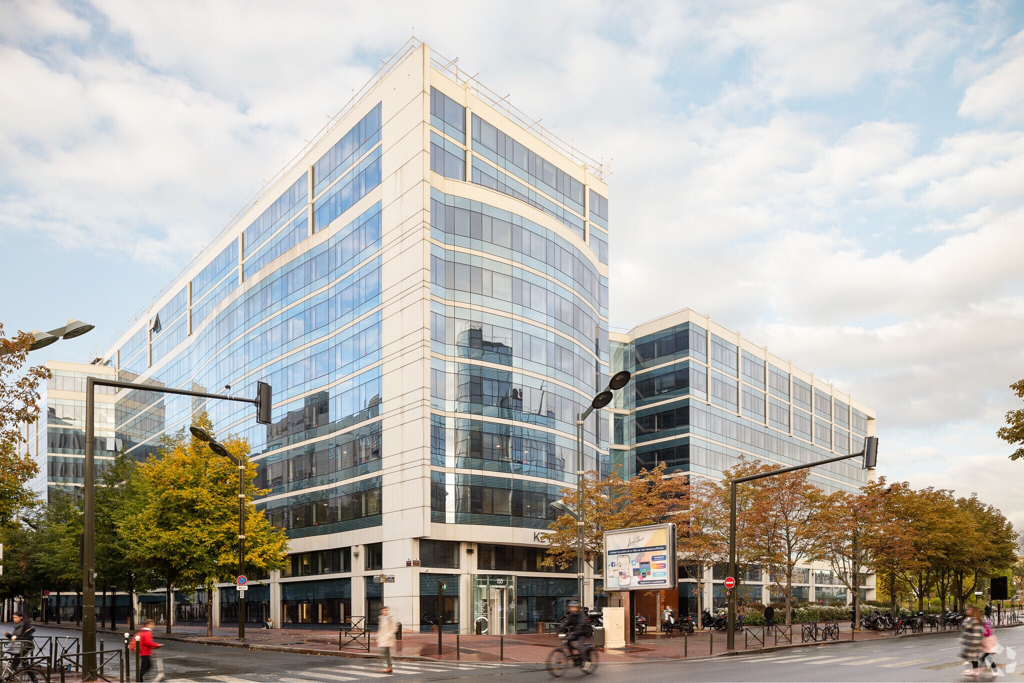 155-159 Rue Anatole France, Levallois-Perret à louer Photo principale– Image 1 sur 9