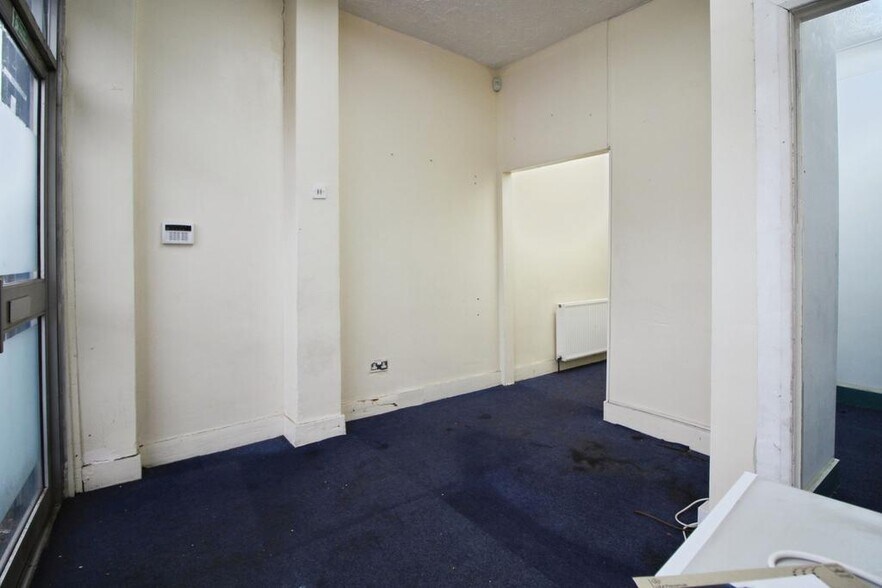 525 Katherine Rd, Londres à louer - Photo de l’immeuble – Image 2 sur 23
