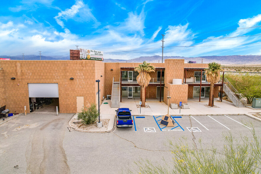 3301 Micro Pl, Palm Springs, CA à louer - Photo de l’immeuble – Image 3 sur 32