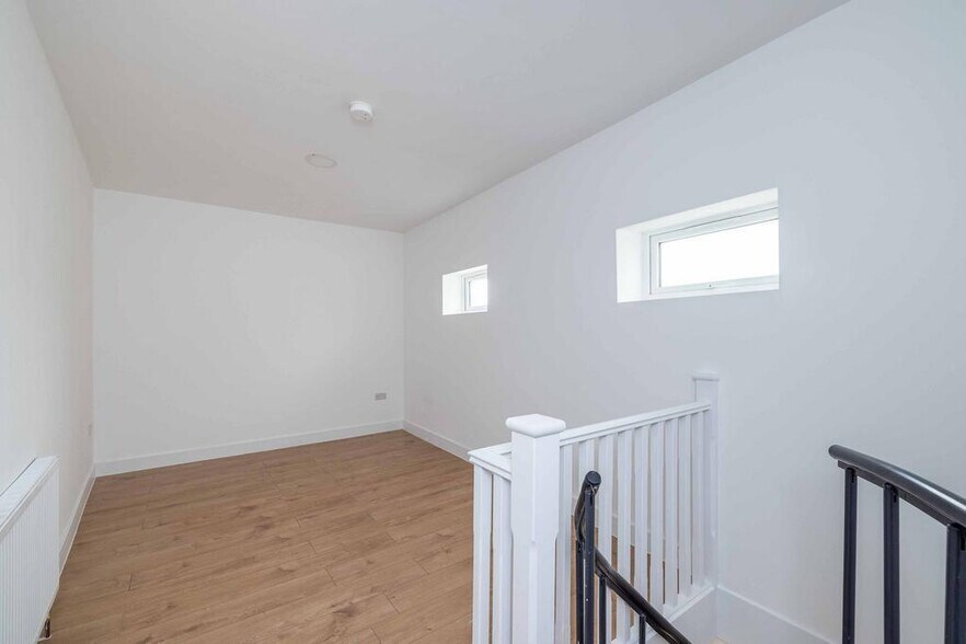 Graham Rd, Harrow à louer - Photo de l’immeuble – Image 2 sur 9