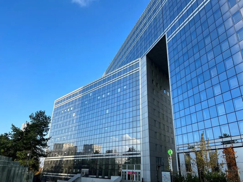 16 Rue Hoche, Puteaux à vendre - Photo de l’immeuble – Image 1 sur 10