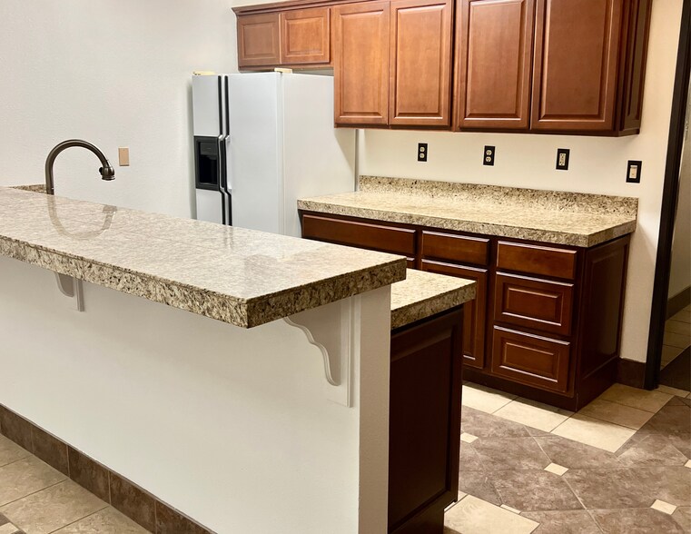 1471 E Commercial Dr, Meridian, ID à louer - Photo de l’immeuble – Image 3 sur 6