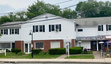 12 Old Mill Rd, Redding, CT à louer Photo de l’immeuble– Image 2 sur 2