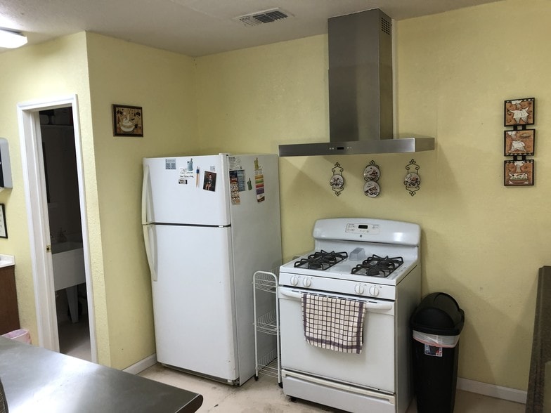 2522 Holly Hill Dr, San Antonio, TX à louer - Photo intérieure – Image 3 sur 58