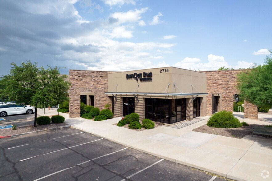 2715 S Alma School Rd, Chandler, AZ à louer - Photo principale – Image 1 sur 10