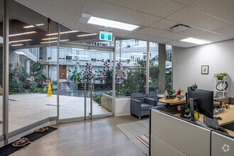 6715 8th St NE, Calgary, AB à louer Photo intérieure– Image 2 sur 12