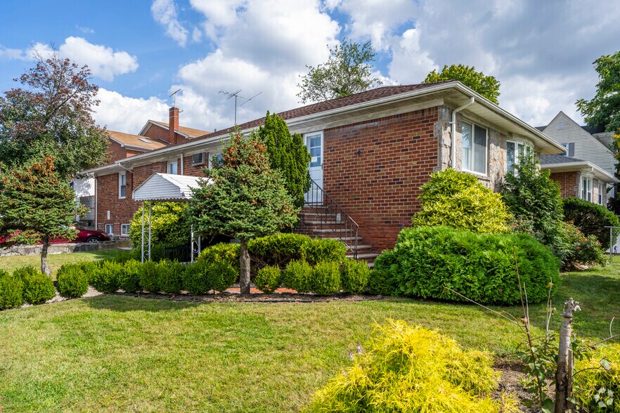 80-03 Bell Blvd, Queens Village, NY à louer - Photo principale – Image 1 sur 4