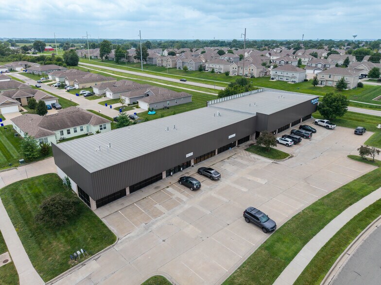 800 Creekside Dr, Gardner, KS à vendre - Photo de l’immeuble – Image 3 sur 28