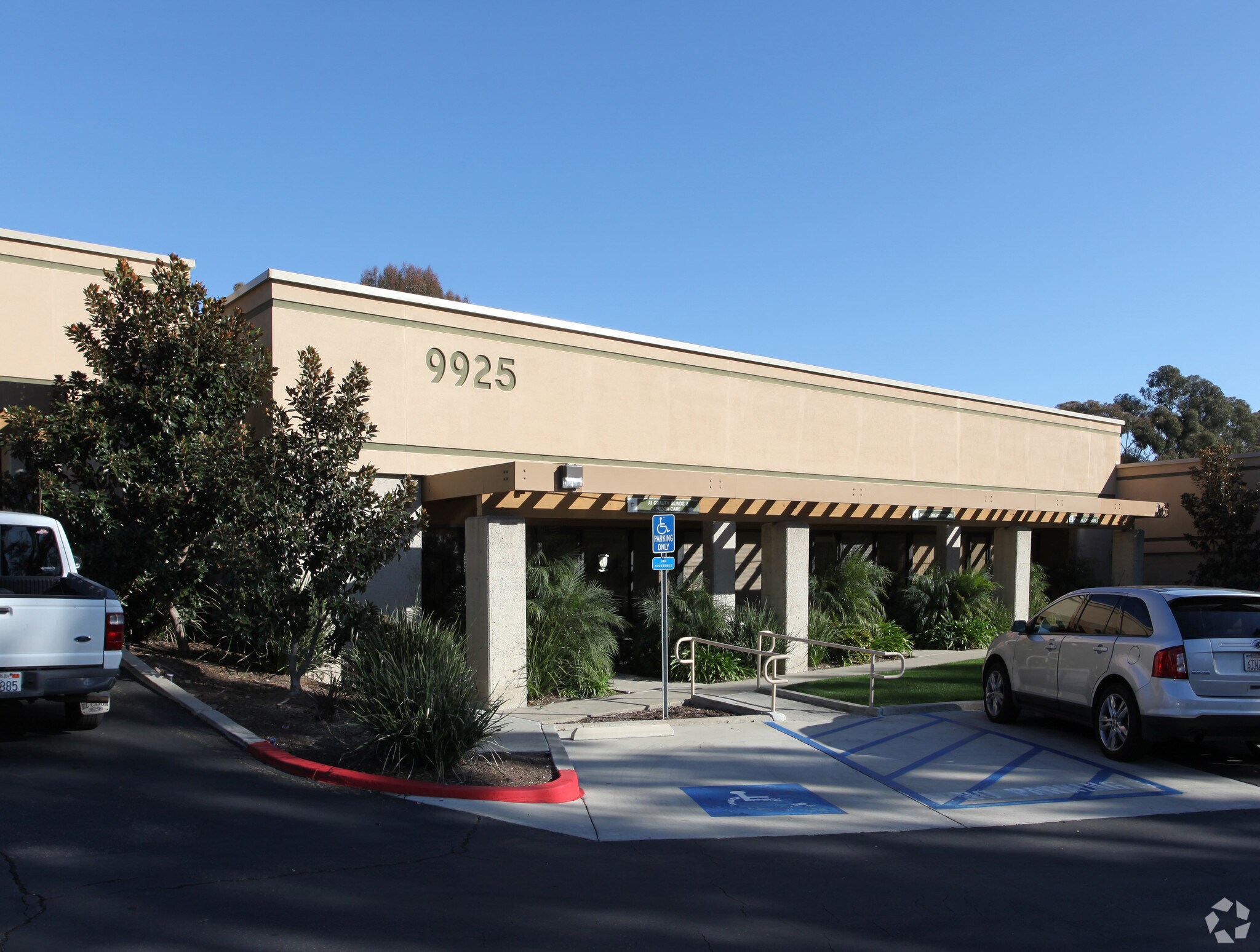 9925 Businesspark Ave, San Diego, CA à louer Photo principale– Image 1 sur 4