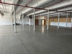 104 Anawan St, Fall River, MA à louer Photo intérieure– Image 2 sur 2