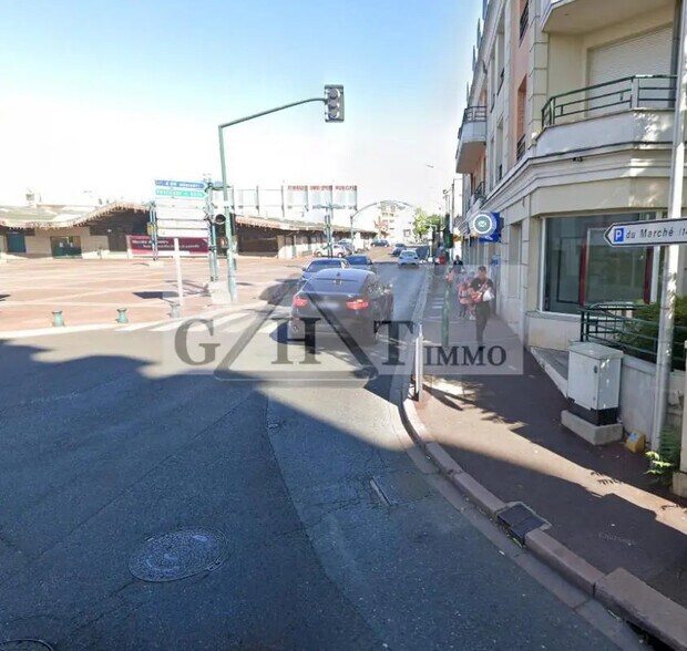 Local commercial dans Nogent-sur-Marne à louer - Photo de l’immeuble – Image 1 sur 1