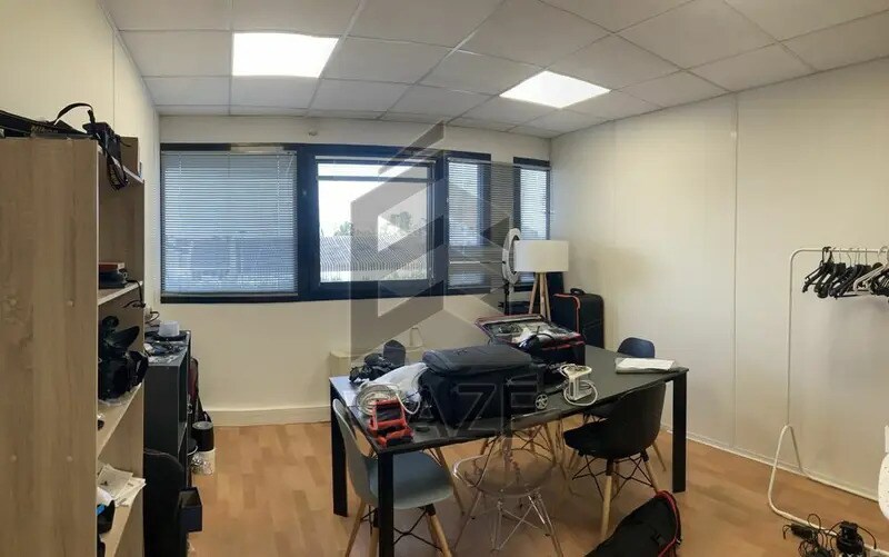 Bureau dans Canéjan à louer - Photo intérieure – Image 2 sur 3