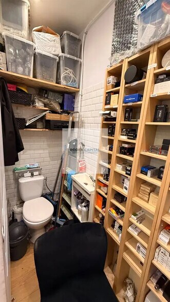 Local commercial dans Paris à louer - Photo intérieure – Image 3 sur 4