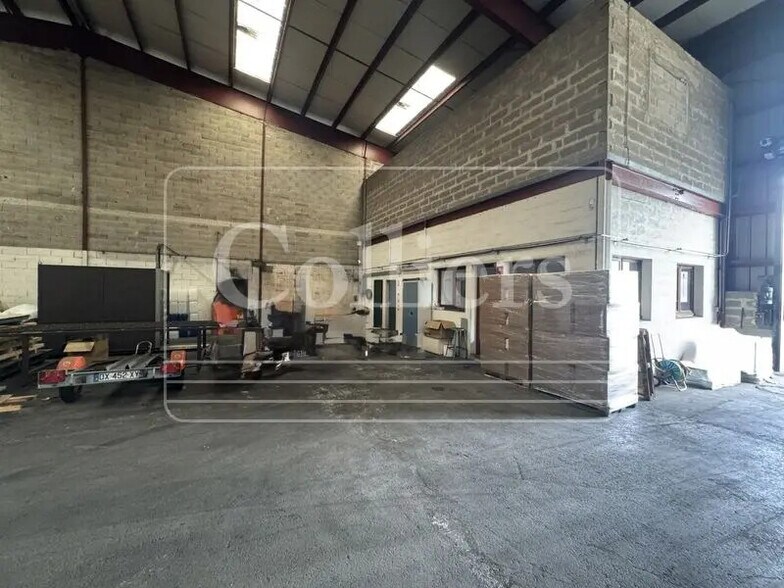 Bureau dans Aubagne à louer - Photo de l’immeuble – Image 3 sur 3