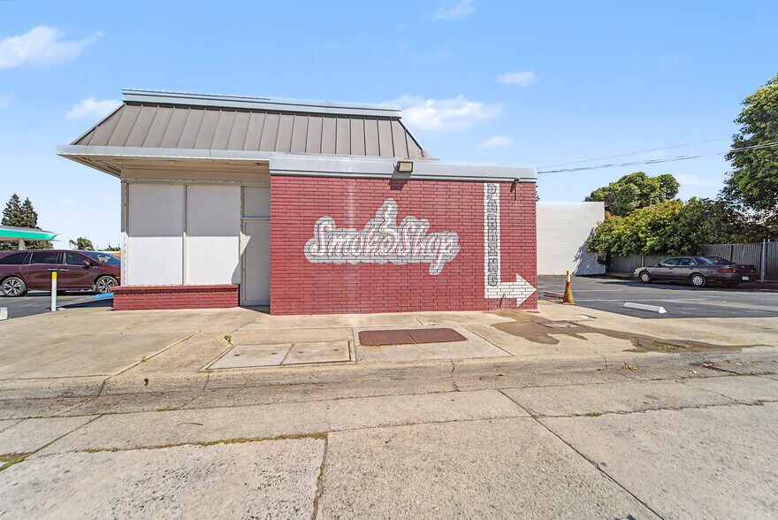 520 Colusa Ave, Yuba City, CA à vendre - Photo de l’immeuble – Image 3 sur 16