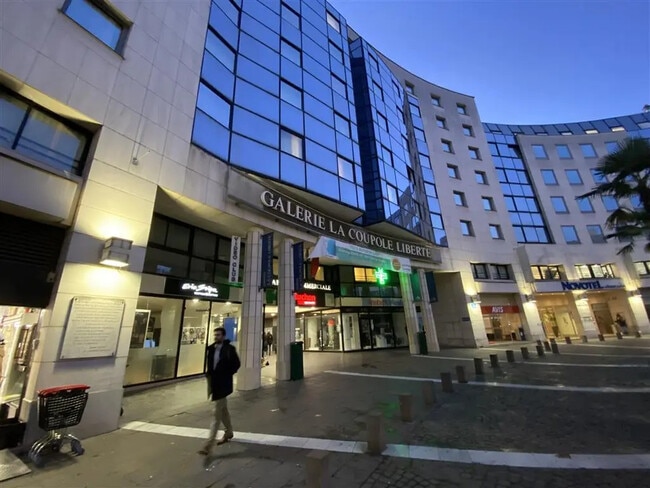 Plus de détails pour Local commercial à louer