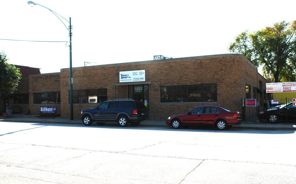 5858-5866 N Northwest Hwy, Chicago, IL à louer - Photo de l’immeuble – Image 2 sur 16