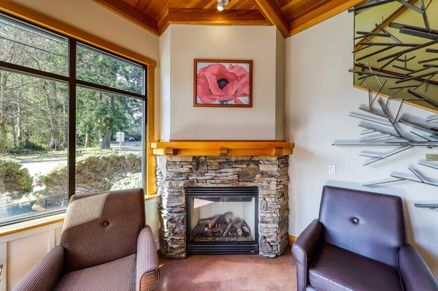 818 Madison Ave N, Bainbridge Island, WA à vendre - Hall d’entrée – Image 3 sur 3