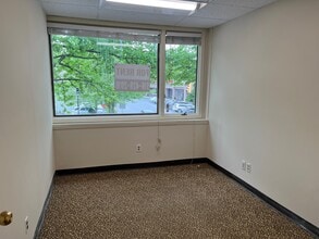 33-43 Great Neck Rd, Great Neck, NY à louer Photo intérieure– Image 2 sur 4