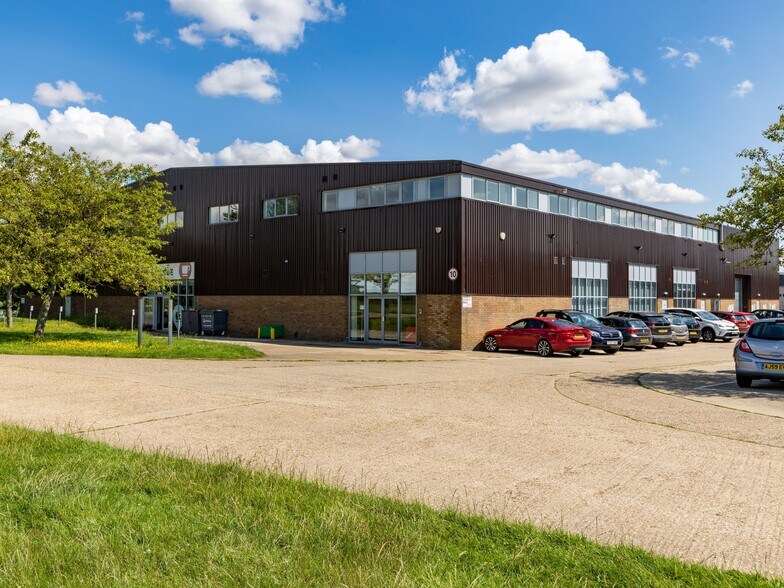 59 Wrest Park, Silsoe à louer - Photo de l’immeuble – Image 3 sur 33