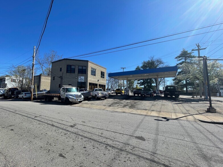 94 W Warwick Ave, West Warwick, RI à louer - Photo de l’immeuble – Image 2 sur 8