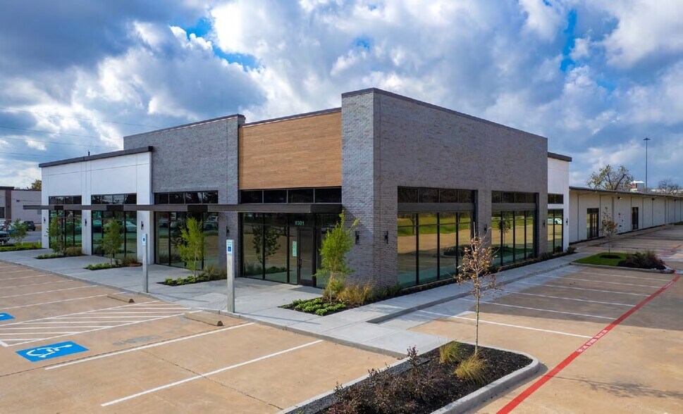 8301 Jones Rd, Houston, TX à louer - Photo principale – Image 3 sur 3
